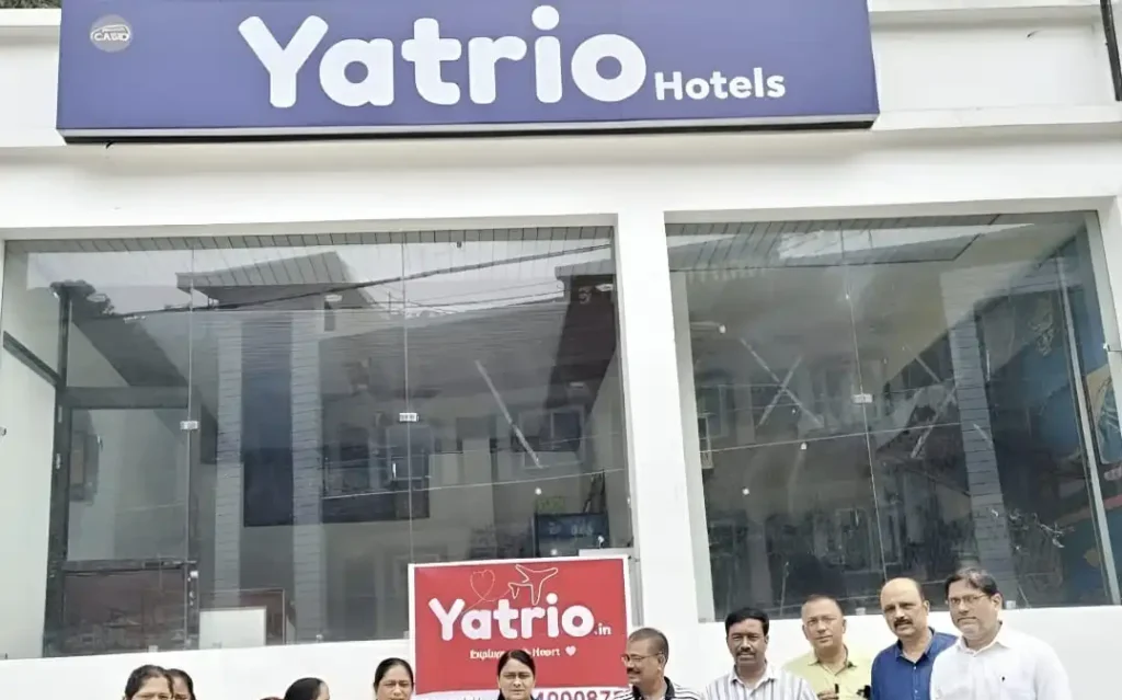 Chardham Travel Custmer-and-Hotel-Pic